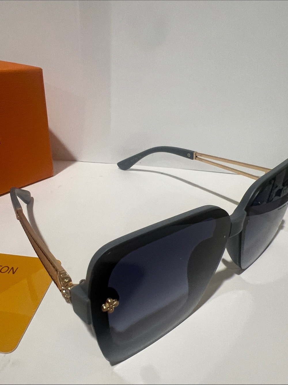 Louis Vuitton Black Gradient Square Sunglasses with Gold Accents - Picture 10 of 10